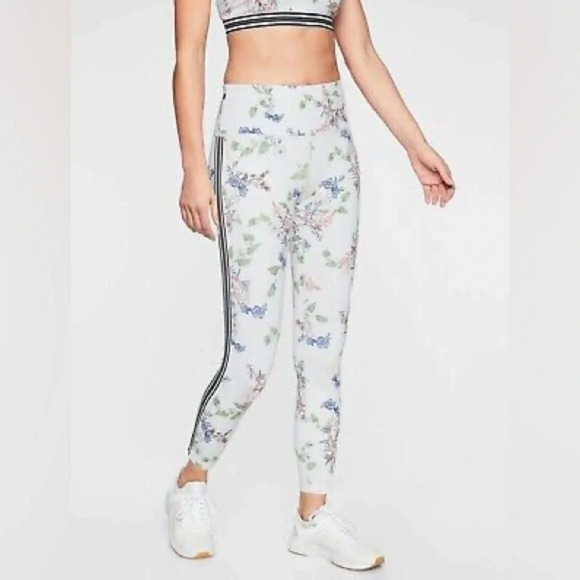 Athleta Pants - Athleta contender blossom 7/8 tight leggings